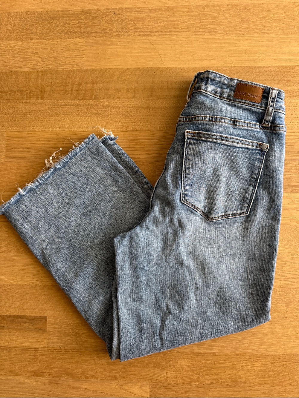 Judy Blue Wide Leg Crop Jeans Raw Hem Medium Wash size 5 / 27 up to 7 / 29